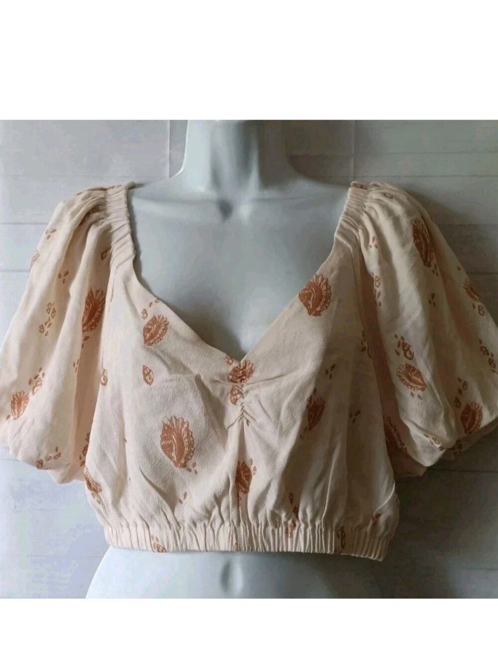 Sancia Anthropologie  Cropped Sea Shell Pribt Mara Top